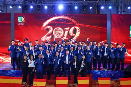 2019年3月，紅古軒榮升為中山市家具商會永遠(yuǎn)名譽會長單位